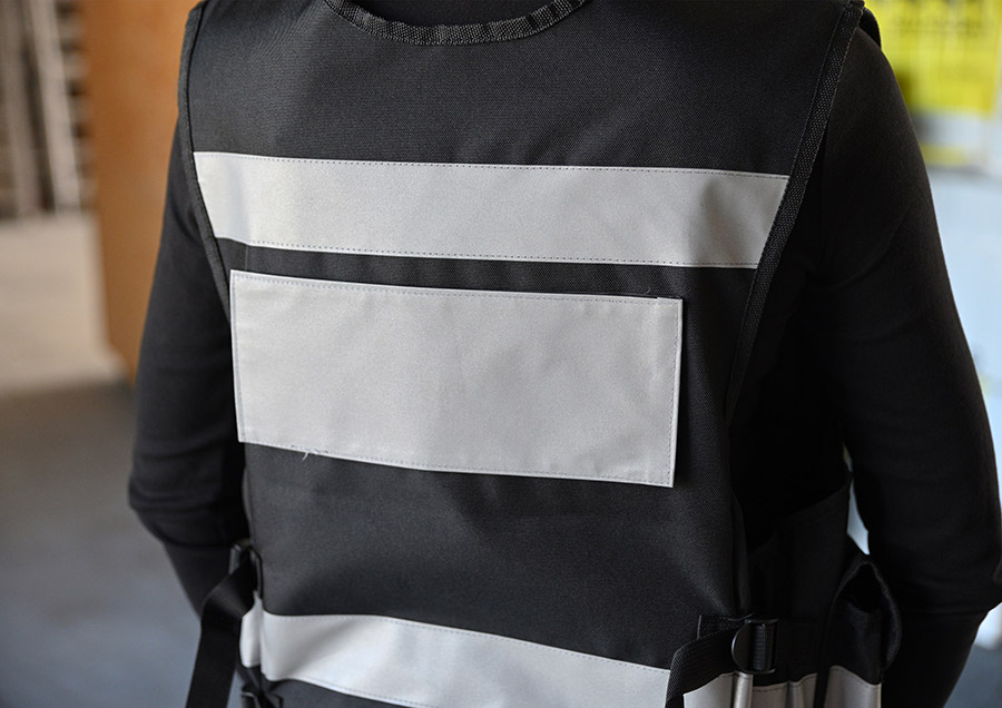 Rückenpatch 10 x 25,5 cm in Silber für Tactical Vest KXTAC ‚Bonn‘, einfach per Hakenklett befestigt, vielseitig bedruckbar für individuelle Logos und Schriftzüge