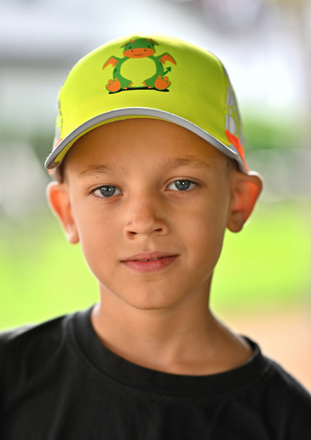 Casquette Fun CAPFUN pour enfants – Dragon, Vêtements de protection de sécurité de Korntex, en usage.
